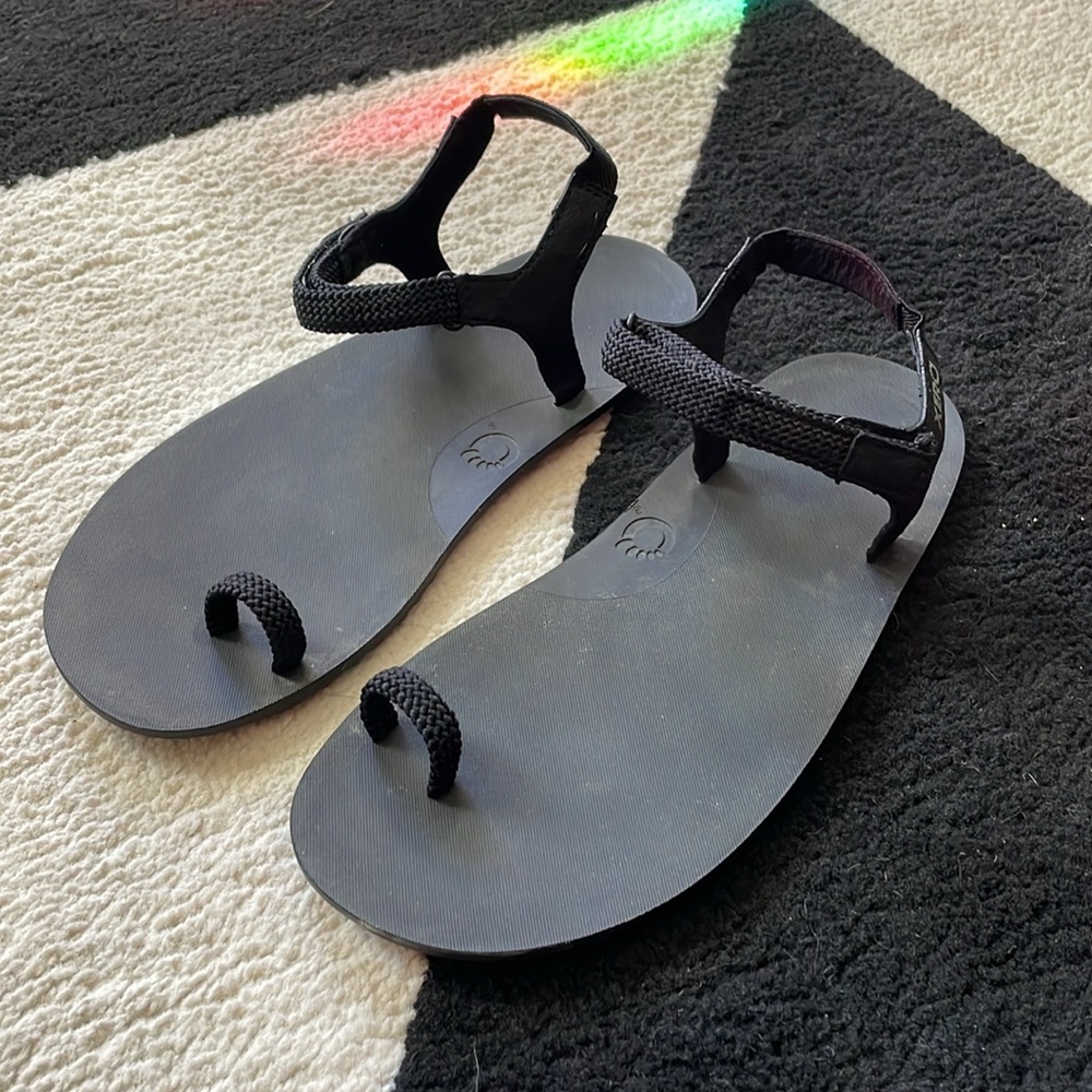 Xero Minimalist Sandals Womens 8 Casual Toe Loop Slingback Flats Black